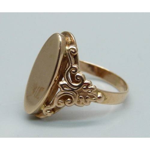 983 - A Russian gold signet ring, marked 583 on outer shank, 3.5g, O