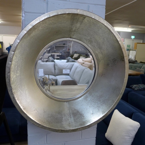 1412 - A silver circular mirror