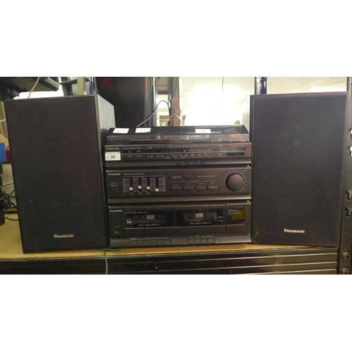 2079 - Panasonic stereo system with 2 speakers