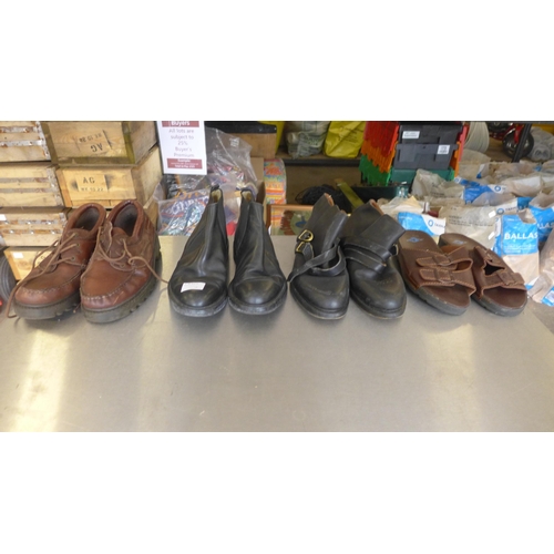 2384 - Assorted gent's shoes, mostly size 6