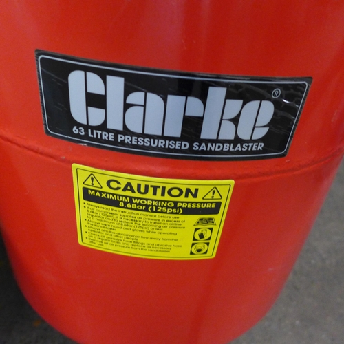 2001 - Clarke 63 ltr sand blaster