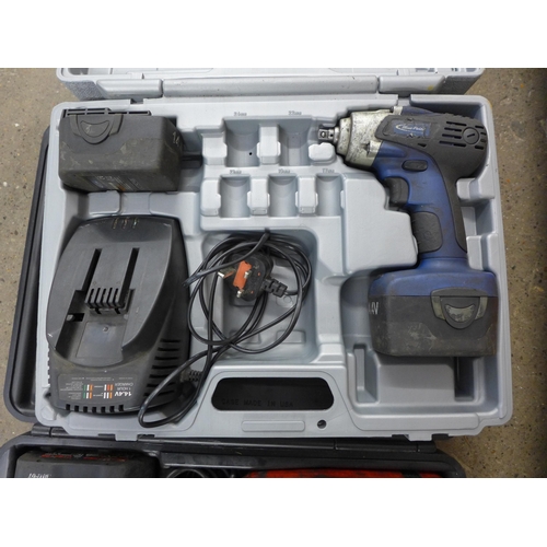 Snap On cordless screwdriver CTSU561CL with battery and charger