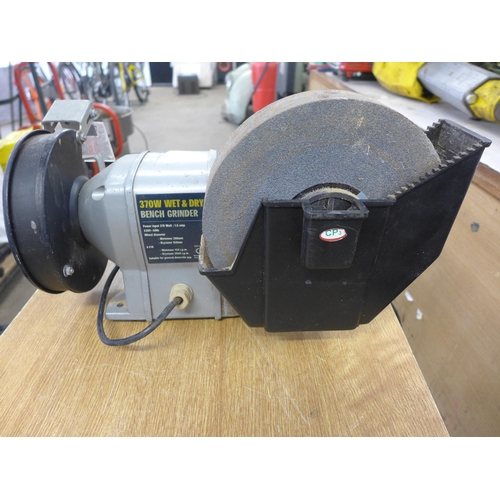 2014 - Wickes 240v bench grinder