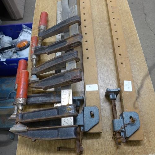 2023 - 3 pairs of Sash clamps