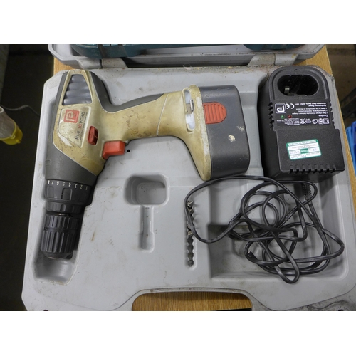 2050 - Black & Decker drill & Performance drill