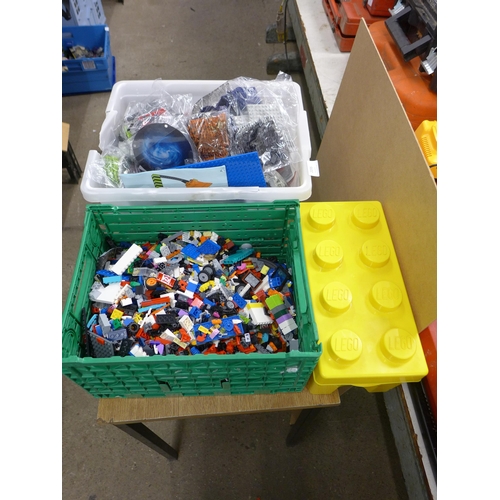 2095 - 2 boxes of Lego and a Lego box