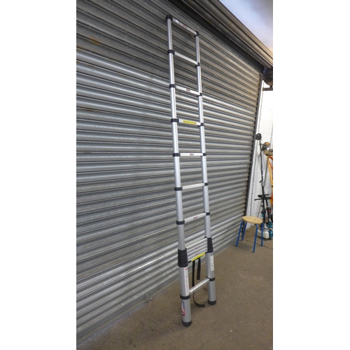 2221 - Set of extending Spear & Jackson ladders