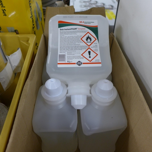 2339 - 5 x Hand disinfectant foam