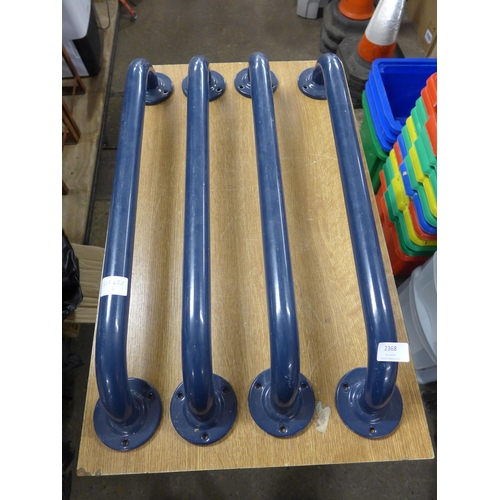 2368 - 4 Hand rails