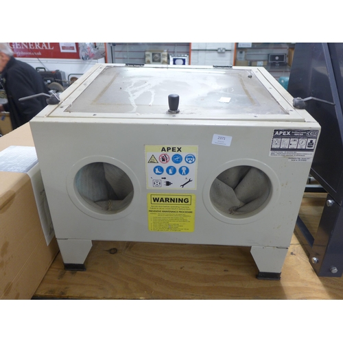 2371 - Apex SBC90 sand blasting cabinet