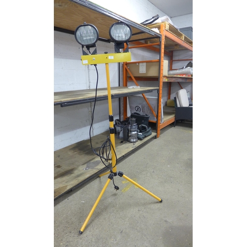 2421 - Elite work light