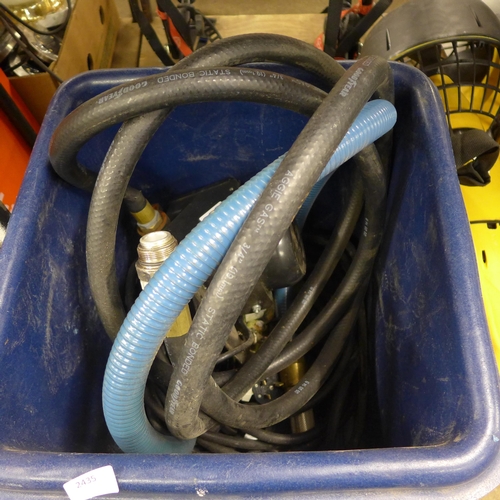 2435 - MT-70 pump with tubing and hosing