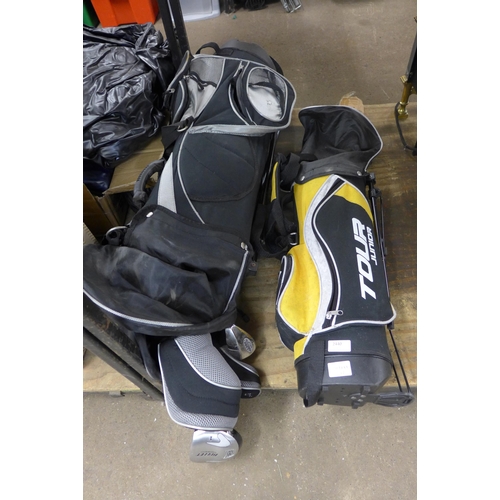 2440 - 2 Golf bags with some clubs: Tour Junior and Bullet