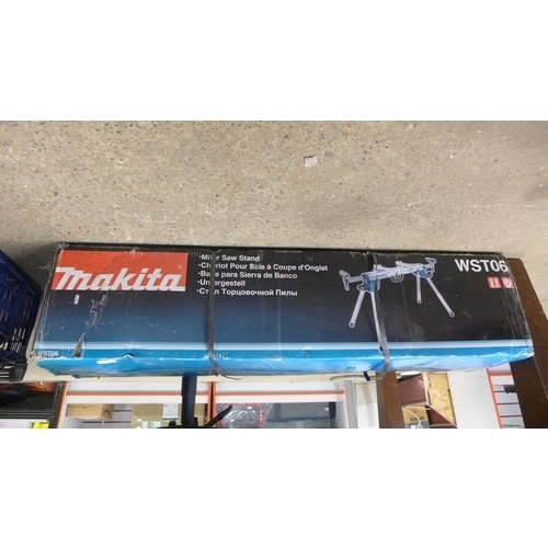 2015 - Makita mitre saw bench