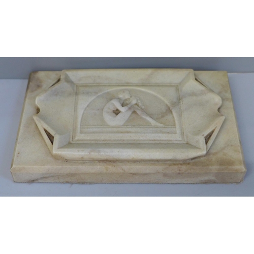 624 - A German WWII marble ashtray with Third Reich stamp on reverse, 12.5cm x 7.5cm