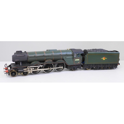 633 - A Hornby OO gauge locomotive and tender, Flying Scotsman, boxed