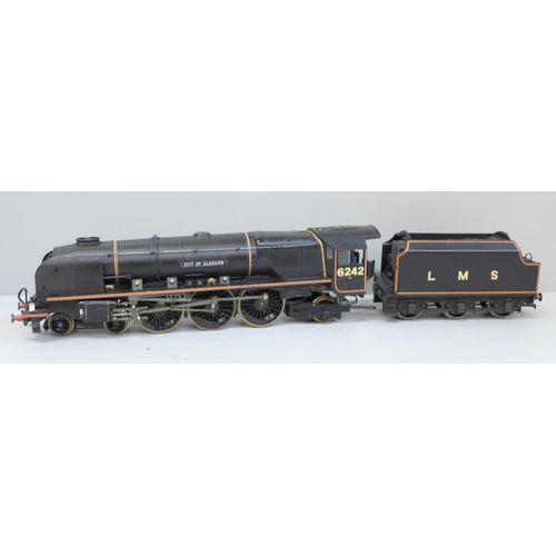 635 - A Hornby OO gauge locomotive and tender, City of Glasgow, boxed