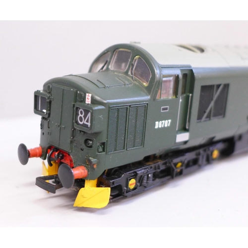 636 - A Bachmann Branch-Line OO gauge locomotive, Class 37/0 Diesel BR Green Split Head, boxed