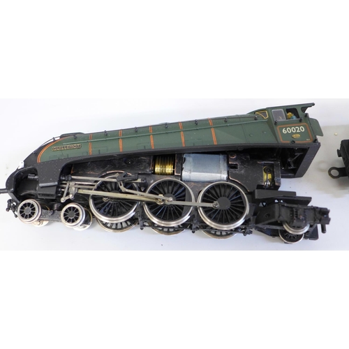 640 - A Bachmann Branch-Line OO gauge locomotive and tender, 31-958 A4 60020 Guillemot, boxed