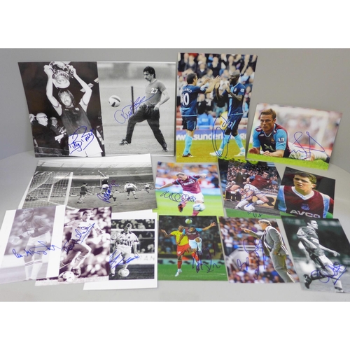 654 - Thirty-six signed photographs of West Ham United footballers, including Martin Peters, Billy Jenning... 