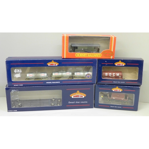 690 - Bachmann Branch-Line and Hornby OO gauge wagons and vans, boxed