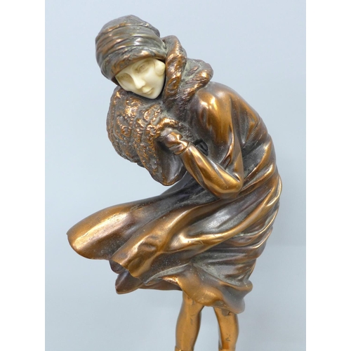 800 - An Art Deco style figure of a lady, after Chiparus