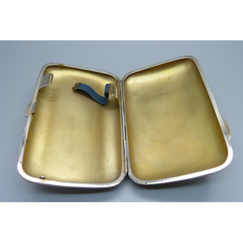 850 - A silver cigar case, 150g, 70mm x 115mm