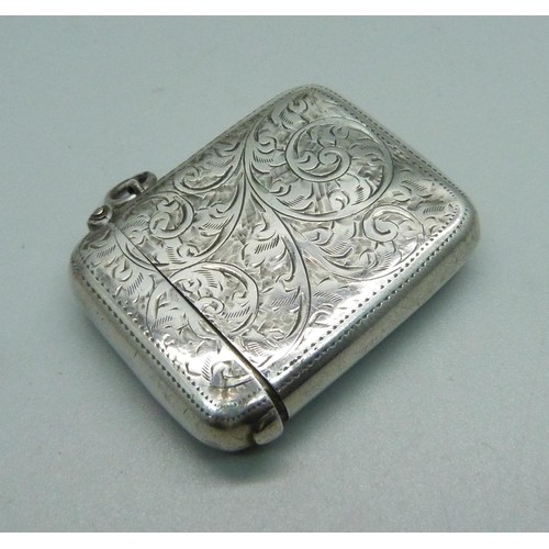 852 - A silver vesta case, Chester 1907