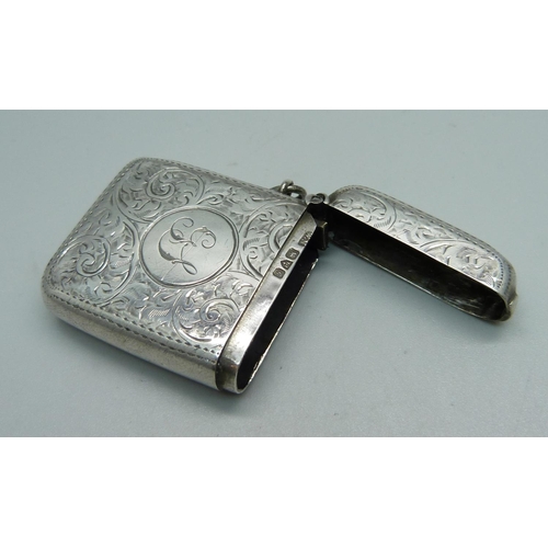 852 - A silver vesta case, Chester 1907