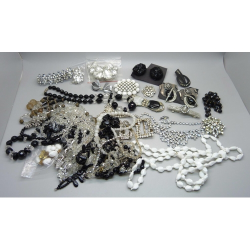 874 - Paste set and other jewellery