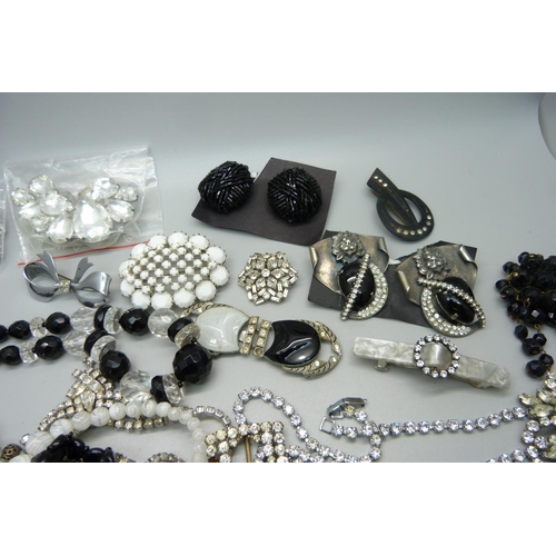 874 - Paste set and other jewellery