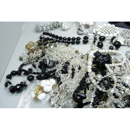 874 - Paste set and other jewellery