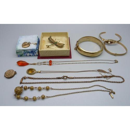 876 - Vintage rolled gold jewellery including enamelled dragonfly brooch and bracelet