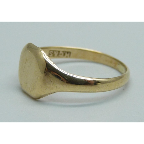 997 - A 9ct gold signet ring, 2g, O