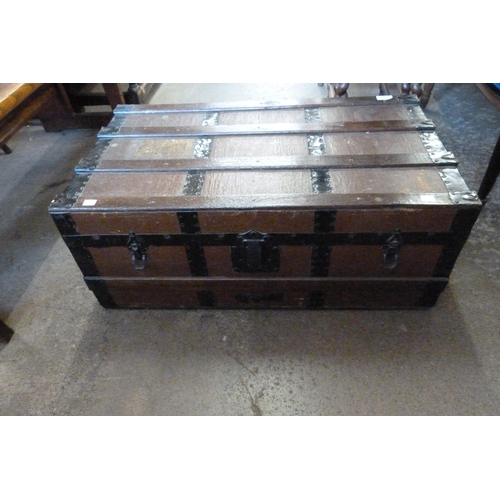 182 - An early 20th Century steamer trunk