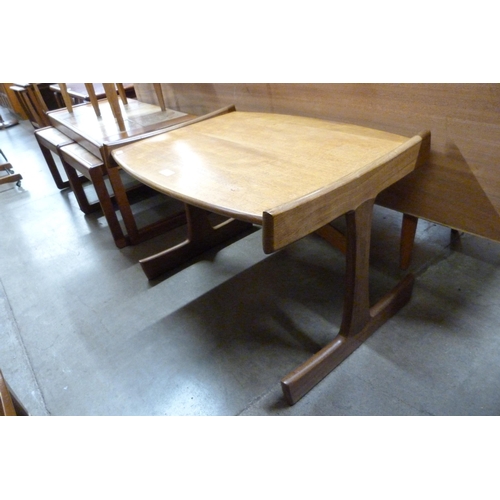 96 - A G-Plan Katrina teak coffee table