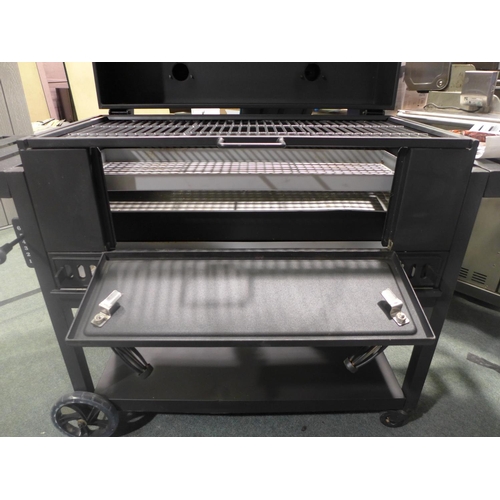 3036 - Smoke Hollow charcoal grill - model: CG600S