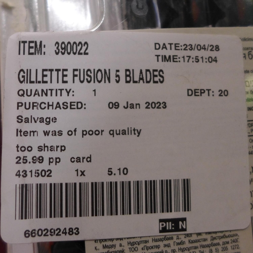 3087 - Gillette Fusion 5 Blades 16 Pack (293-215) * This lot is subject to VAT