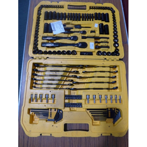 3095 - Dewalt Mechanics Set (293-280) * This lot is subject to VAT