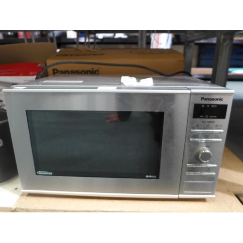 3200 - Panasonic Grill Microwave (model:- NN-GD37HS), original RRP £129.99 + VAT (293-179) * This lot is su... 