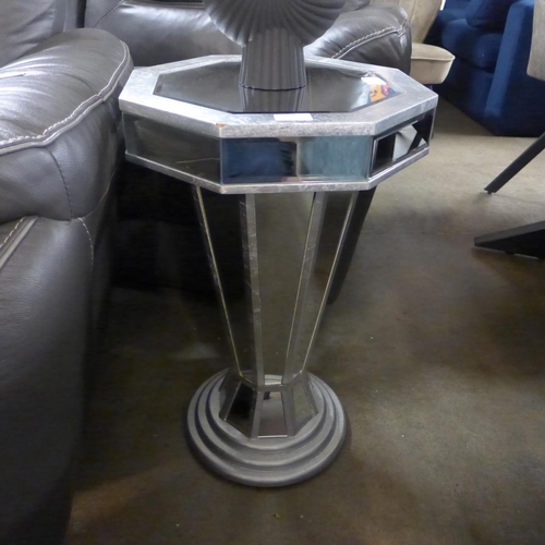 1341 - A silver mirrored lamp table