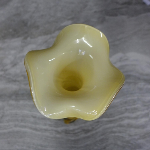 1431 - A yellow tulip shaped glass vase