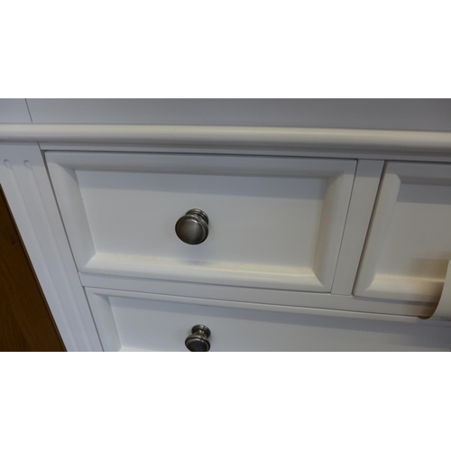 1498 - A two over two white chest of drawers