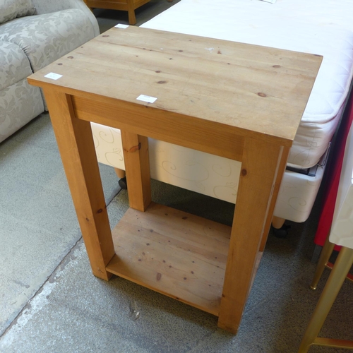 1604 - A tall pine table