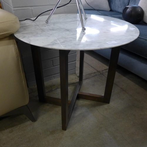 1374 - A circular marble top coffee table