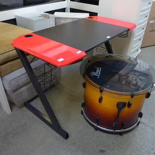 1614 - A Slade red and black gaming desk