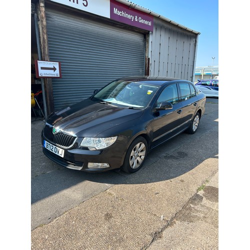 2446 - Skoda Superb S TDI 5 door hatchback 20012 BT12 OVJ 1968cc Diesel MOT 20.06.23  -  201580 miles. On v... 