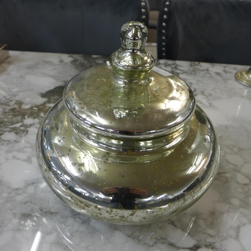 1304 - A large silver squat trinket jar (2239611)   #