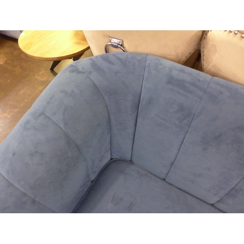 1502 - A shell back, blue 2.5 seater sofa on brushed steel legs