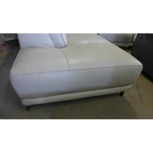 1545 - 3Pc Leather Sectional Lhf With Power Rests, Original RRP £1583.33 + vat - worn (4167-4)   * This lot... 